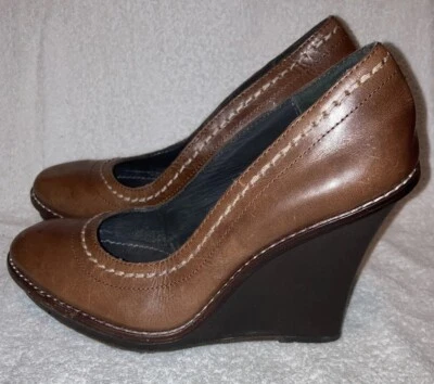 True Religion Pauline Hand Made British Tan Leather Wedge Heeled Pumps Sz 9 - Image 1 of 4