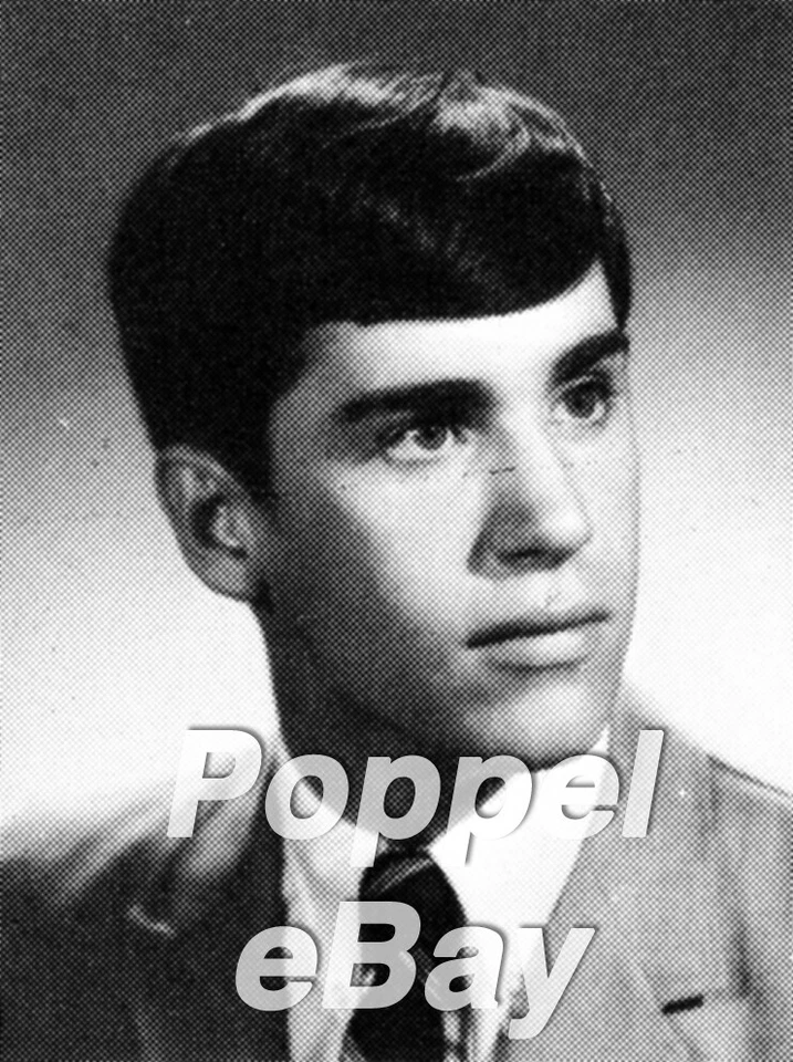 Anuário do ensino médio sênior DAN FOGELBERG - Imagem 1 de 4