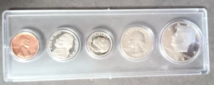 United States 5 Piece PROOF Coin set in hard display holder 50c 25c 10c 5c 1c - Picture 1 of 7