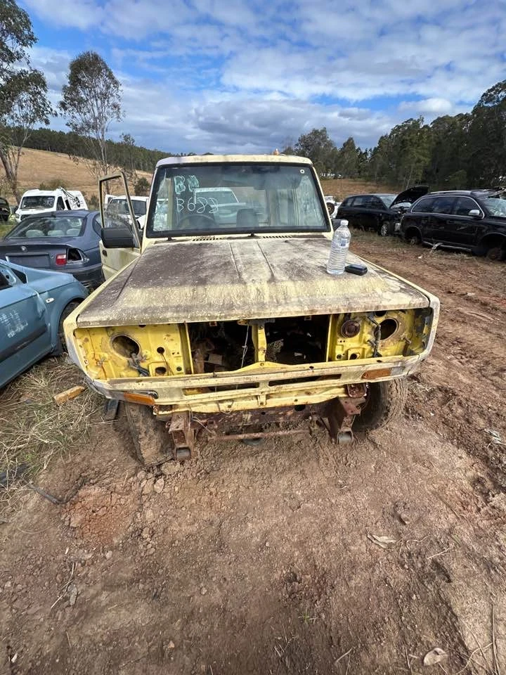 1987 Daihatsu Rocky RH Drivers Front Window Glass F7/F8 Series #B688 - image 1 of 4