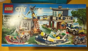 LEGO CITY: Swamp Police Station (60069) – Factory Sealed - Bild 1 von 8