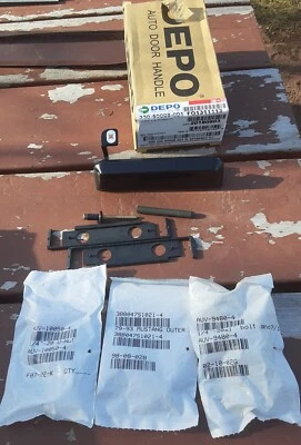 Puerta exterior del lado del pasajero delantero Ford Escort 1981-1990 Depo 330-50008-001 Foto 1 de 2