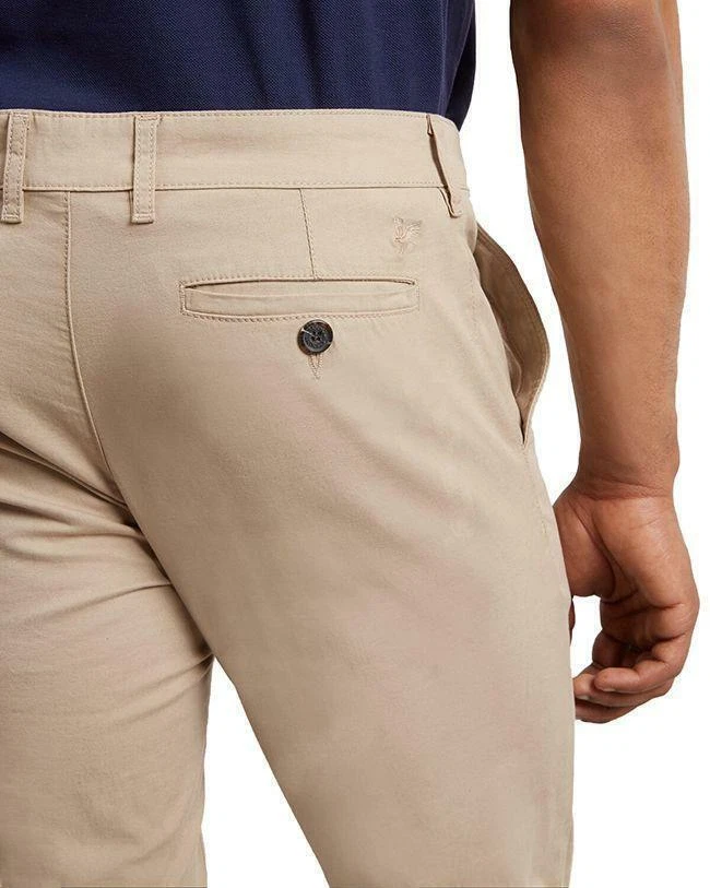 Pantalón chino Lyle and Scott para hombre Foto 1 de 1