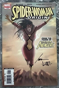 Spider-Woman: Origins #1 Signed by Jonathan Luna NM- Marvel Comics 2006 - Picture 1 of 3