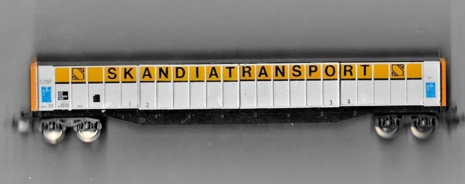 LIMA 303201 Carro chiuso pareti scorrevoli Habis,LIVREA argento SKANDIATRANSPORT - Immagine 1 di 1