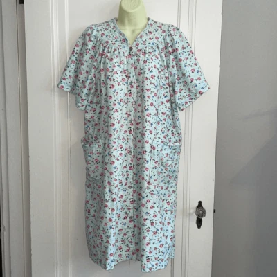 Abrigo/vestido de casa Barbizon verde menta floral franela algodón frente a presión Foto 1 de 4