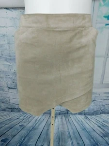 Neu mit Etikett BCBG Max Azria Beckett Bimsstein beige asymmetrischer Wildlederimitatrock - Größe 12 - Bild 1 von 6