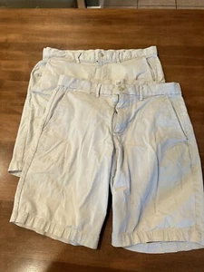 2 PAIA * Pantaloncini corti da uomo Gap, 10 pollici classici kaki, taglia 31, davanti piatto - Foto 1 di 6