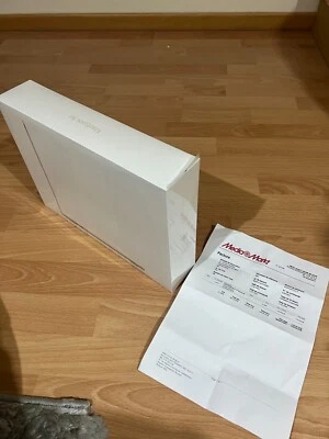 2022 macbook air 13 m2 8gb 256gb - Image 1 of 4