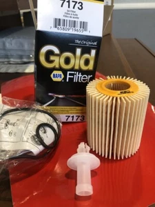 7173 NAPA Gold Oil Filter New in box - Picture 1 of 2