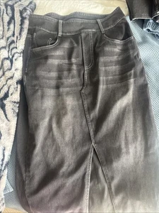 Falda de mezclilla negra mediana Halara para mujer nueva sin etiquetas - Imagen 1 de 7