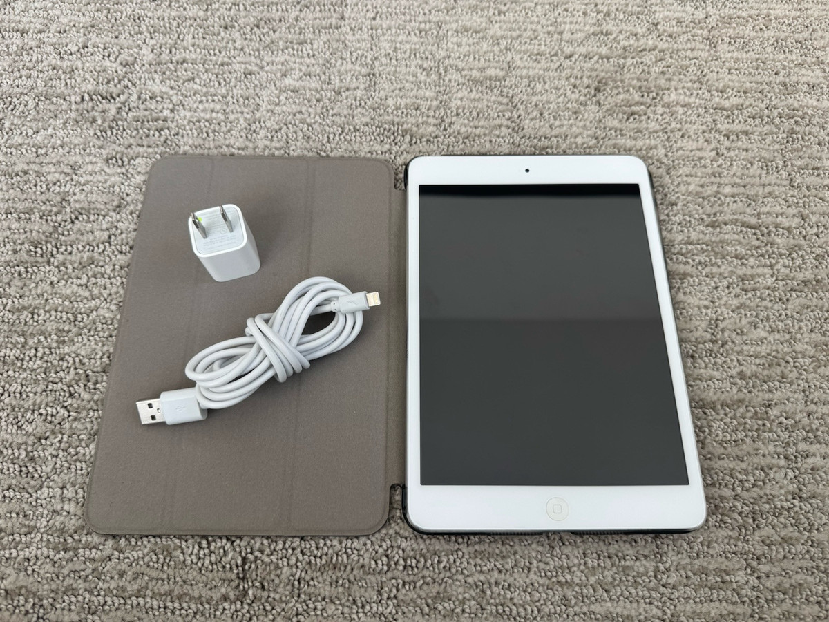 Apple iPad mini (1st Generation) Wi-Fi 32 GB Tablets Apple iPad mini (1st Generation) Wi-Fi 32 GB Tablets