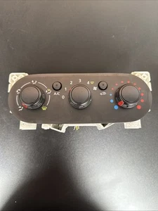 Vauxhall Vivaro Klimabedienteil Heizungsbedienfeld 2014-2019 95517557  - Bild 1 von 7