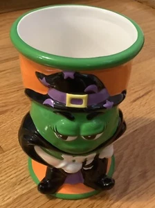 M&M Greenie Hexe Keramik Tasse Kelch Galerie Halloween 6" hoch 3,5" Durchmesser - Bild 1 von 5