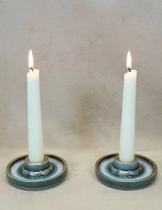Elegante par de candelabros de porcelana MCM Dahl-Jensen Copenhagen con forma de disco bajo - Imagen 1 de 10