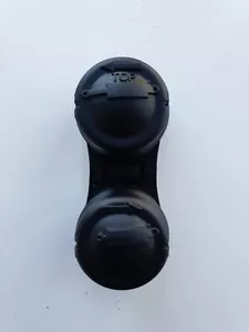 CUBIERTA DE ACOPLAMIENTO DE VÁLVULA DE BIZCOCHO PARA TRACTOR FORD 10 30 40 TW SERIES - NEGRO - Imagen 1 de 1