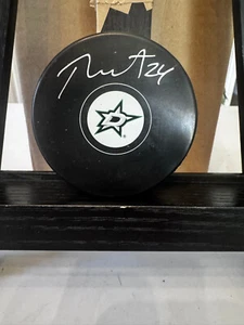 Roope Hintz Autographed Signed Puck - Dallas Stars / Finland - Hit Parade NHL - Picture 1 of 5