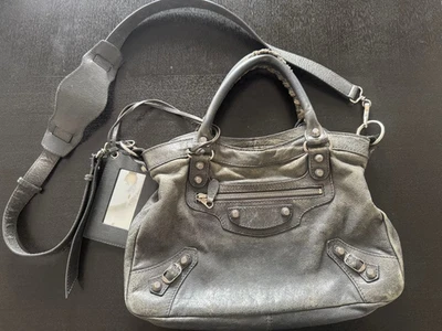 Bolsa de ombro BALENCIAGA The City couro cinza 2 vias com espelho - Imagem 1 de 4