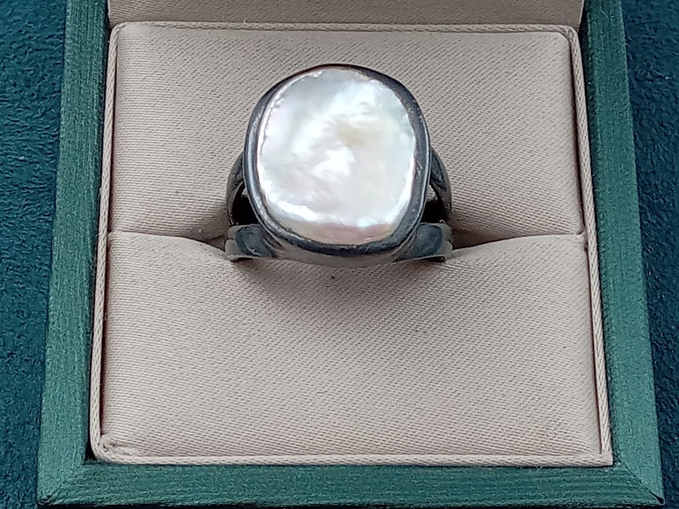 Anillo de plata de ley de diseño interesante talla 9,75 para hombre con montura de perlas naturales Foto 1 de 4