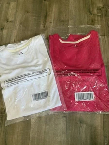 2 NEUE Isaac Mizrahi Live Essentials kurzärmlige Damen-Shirts Rundhalsausschnitt 2XL - Bild 1 von 6