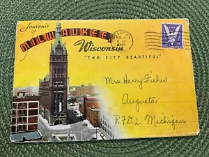 Milwaukee Wisconsin. Linen Souvenir Folders, 18 Views.Posted 11/1944. - Picture 1 of 3