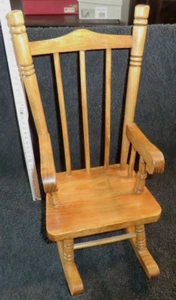 Puppen Schaukelstuhl 36cm hoch Dekoration aus Holz Miniatur für Keramikpuppen - Bild 1 von 6
