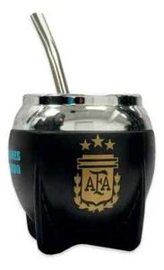 AFA - CAMPEONA MUNDIAL ARGENTINA 3 ESTRELLAS - MATE PAMPA + Bombilla de Paja - Imagen 1 de 3
