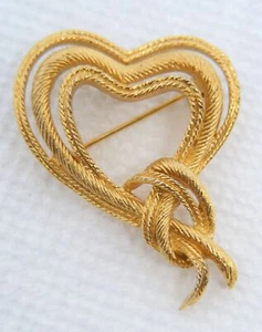 Crown Trifari Vintage Trifanium Heart Knot Brooch Pin - Picture 1 of 4