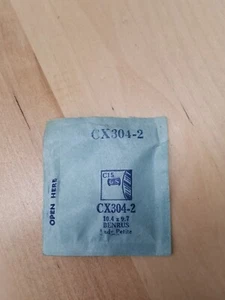 CX 304-2 GS Watch Plastic Crystal Sealed NOS - Picture 1 of 1