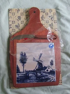 New Vintage Delft Blue Windmill Tile & Wood Cheese Tray Cutting Board with Knife - Picture 1 of 3