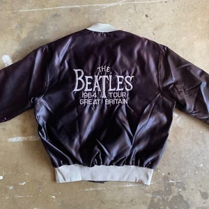 60s VINTAGE THE BEATLES 1964 GREAT BRITAIN TOUR SATIN BOMBER JACKET MEN SZ L - Picture 1 of 15