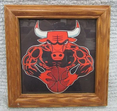Chicago Bulls NBA Baloncesto Vintage Roble Enmarcado Bajo Vidrio Logo Impresión Envío y devolución gratuitos Foto 1 de 2