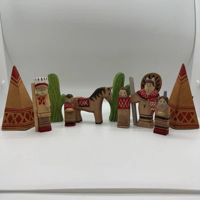 Juego de figuras Waldorf vintage Woodland Fantasies nativo americano de madera Foto 1 de 3