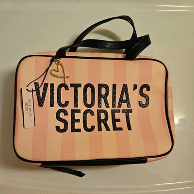 NUEVO CON ETIQUETAS Victoria's Secret Mujer Viaje Artículos de Aseo y Cosméticos Iconos Bolsos a Tiras Foto 1 de 2
