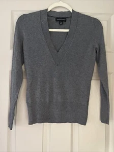 Banana Republic Women’s Silk Cotton Cashmere V Neck Gray Sweater XS Petites - Picture 1 of 15
