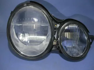 Rahmen Streuscheibe Fernscheinwerfer rechts Mercedes W 210 Hella vor Mopf - Bild 1 von 7