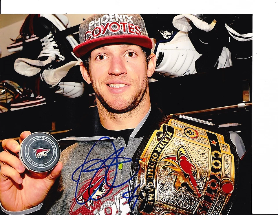 PHOENIX COYOTES MIKE SMITH SIGNED PLAYER OF GAME 8X10 - Image 1 of 1