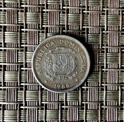 “ BEST DEALS” 1986 REPUBLICA DOMINICANA SANCHEZ - MELLA CINCO CENTAVOS  COIN - Image 1 of 4