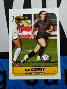 SAM COFFEY ROOKIE USWNT 2024 illustrato sportivo per bambini Portland Thorns quasi nuovo + - Foto 1 di 2