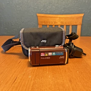 JVC HD EVERIO GZ-E10RU Digital Camcorder With Full Battery/Charger/Bag - Picture 1 of 8