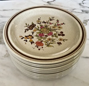 12 Royal Doulton Lambeth Dinner Plates Gaiety Pattern - Picture 1 of 3