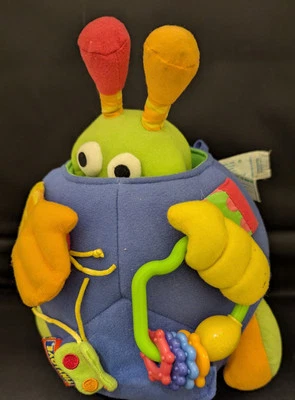 JUGUETE BEBÉ PEQUEÑO AMOR. Poco uso. ¡El juguete suave vibra cuando se tira de la cabeza y las piernas!  Foto 1 de 3