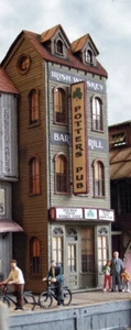 Bar Mills Models 1440 HO Scale Potter's Pub (kit) - Picture 1 of 3