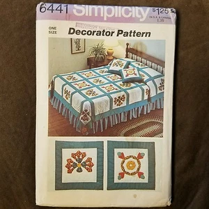 Simplicity Decorator Pattern 6441 to Make Quilt Throw Pillows - Picture 1 of 3