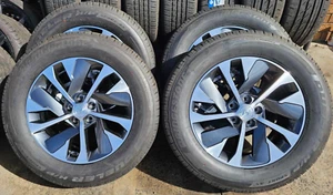 18" Genuine 2022 Hyundai Palisade Wheel & Tyre Package- 18x7.5 5/114.3 Near New - Picture 1 of 9