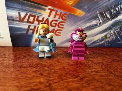 Lego Cheshire Cat & Alice In Wonderland Minifigure Disney Series 1  71012 - Image 1 of 2