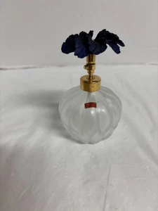 Botella de perfume de vidrio vintage con atomizador en forma de flor azul hecho en Austria - Imagen 1 de 7