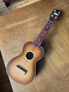 Ukulele vintage in legno Harmony Chicago USA anni 50 60 Uke - Foto 1 di 6