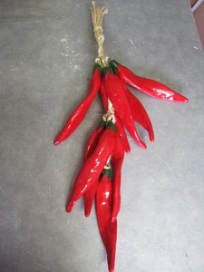 Ristra Southwestern Cerámica Rojo Caliente Chile Pimienta con 9 7 pulgadas chillis en yute - Imagen 1 de 3