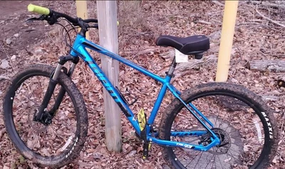 Giant Talon 1 27.5in hardtail shipping possible mountian bike minimal use - Image 1 of 3